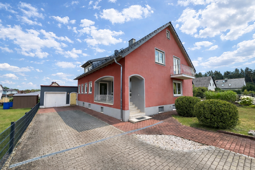 Foto - Haus zum Kaufen in Bodenwöhr 298.000,00 € 180 m²