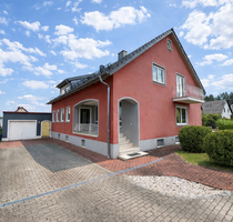 Haus zum Kaufen in Bodenwöhr 298.000,00 € 180 m²
