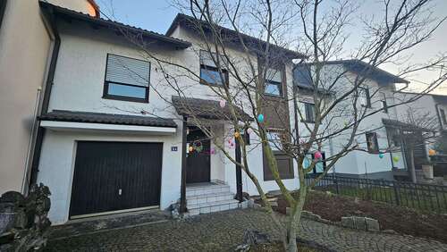 Foto - Haus zum Mieten in Wiesbaden 1.850,00 € 120 m²
