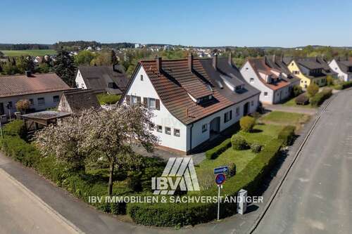 Foto - Haus zum Kaufen in Sulzbach-Rosenberg 179.000,00 € 110 m²