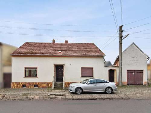 Foto - Haus zum Kaufen in Niedere Börde 65.000,00 € 154 m²