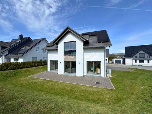 Foto - Haus zum Kaufen in Bestwig 510.000,00 € 143.05 m²
