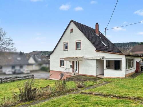 Foto - Haus zum Kaufen in Flußbach 179.000,00 € 132 m²