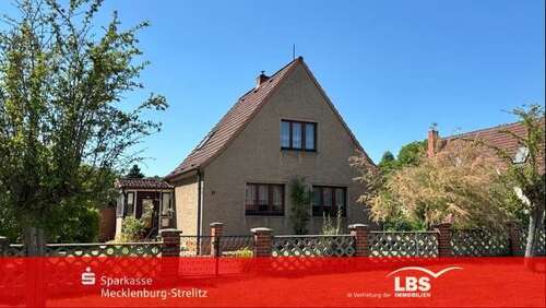 Foto - Haus zum Kaufen in Wesenberg 190.000,00 € 135 m²