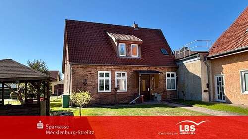 Foto - Haus zum Kaufen in Neustrelitz 150.000,00 € 150 m²