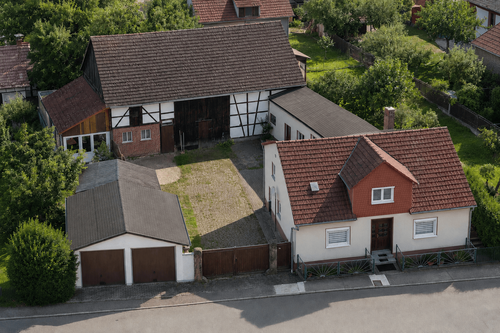 Foto - Haus zum Kaufen in Drei Gleichen 290.000,00 € 229.15 m²