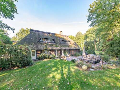 Foto - Haus zum Kaufen in Wiefelstede 599.000,00 € 358 m²