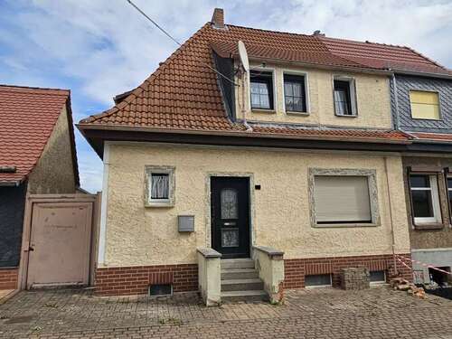 Foto - Haus zum Kaufen in Seeland 48.000,00 € 125 m²