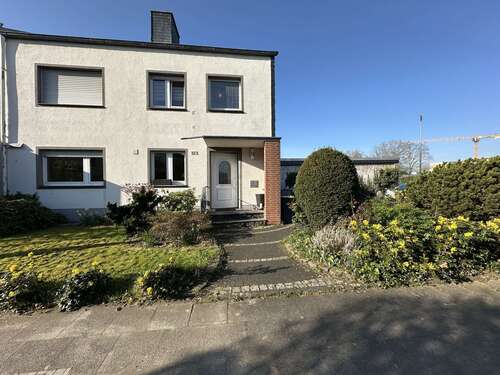 Foto - Haus zum Kaufen in Köln-Esch 555.000,00 € 186 m²