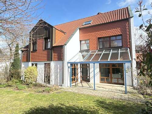 Foto - Haus zum Kaufen in Langenfeld 970.000,00 € 222 m²