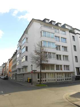 Foto - Garage zu vermieten in Düsseldorf 175,00 € 15.68 m²