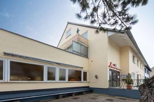 Foto - Gastronomie in Düsseldorf Rath 1.300,00 € 303.19 m²