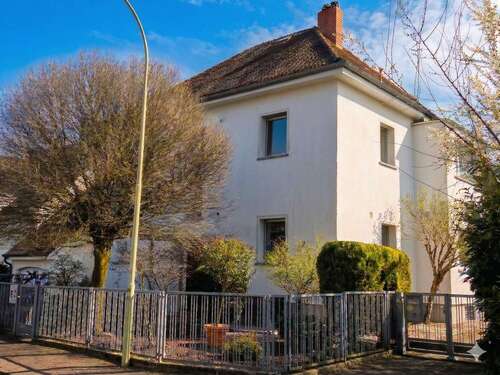 Foto - Haus zum Kaufen in Bad Vilbel 1.280.000,00 € 203 m²