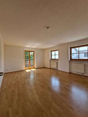 Foto - Wohnung zum Mieten in Rechtmehring 900,00 € 84 m²