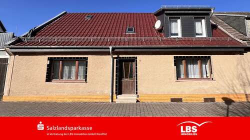 Foto - Haus zum Kaufen in Hecklingen 35.000,00 € 120 m²