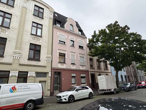 Foto - Haus zum Kaufen in Duisburg Neudorf 395.000,00 € 204 m²