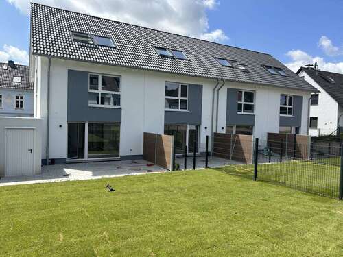 Foto - Haus zum Mieten in Langenfeld 1.990,00 € 123 m²