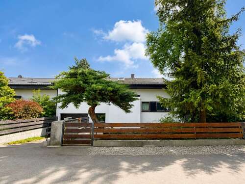Foto - Haus zum Kaufen in Gröbenzell 948.888,00 € 222 m²