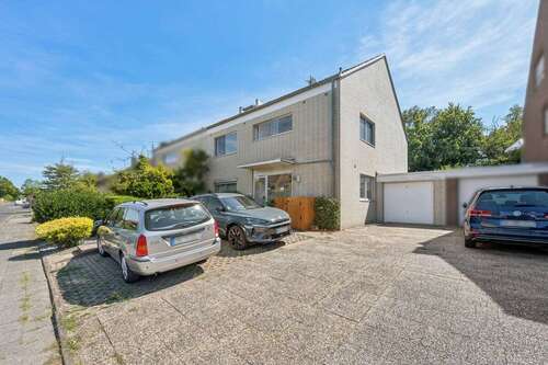 Foto - Haus zum Kaufen in Dormagen Nievenheim 595.000,00 € 237.79 m²