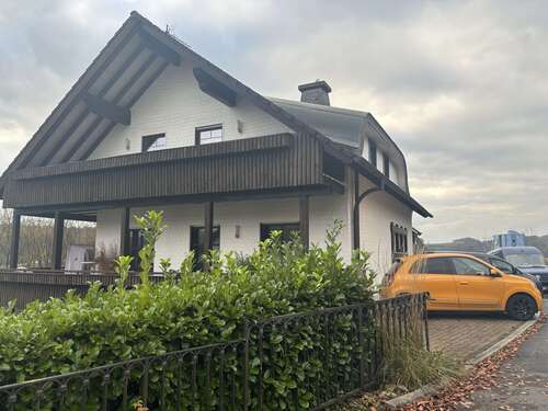 Foto - Haus zum Kaufen in Finnentrop 295.000,00 € 220 m²