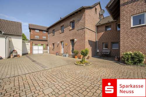 Foto - Haus zum Kaufen in Rommerskirchen 549.000,00 € 191 m²