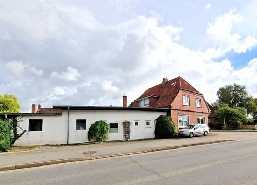Foto - Haus zum Kaufen in Wesselburen 399.000,00 € 374.6 m²