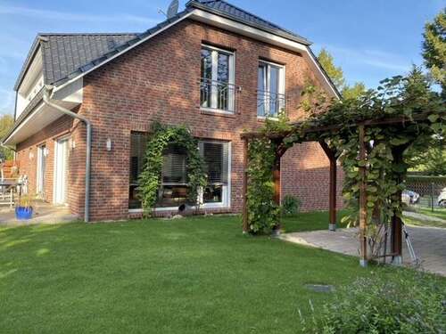 Foto - Haus zum Kaufen in Hohen Neuendorf 1.130.000,00 € 291 m²