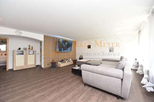 Foto - Haus zum Kaufen in Solms 299.000,00 € 217 m²