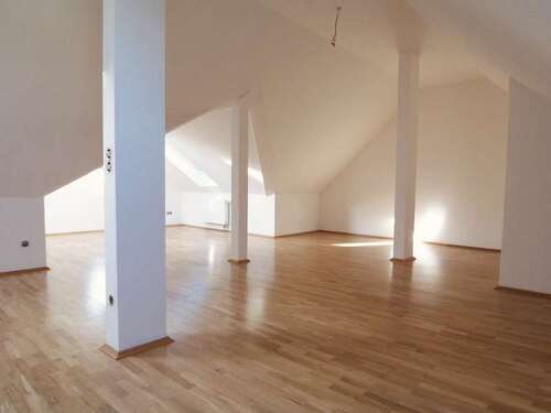 Foto - Wohnung zum Kaufen in Chemnitz 120.000,00 € 95.75 m²