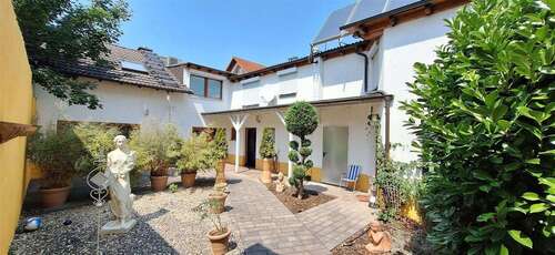 Foto - Haus zum Kaufen in Neulußheim 650.000,00 € 218 m²