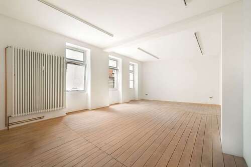 Foto - Haus zum Kaufen in Frankfurt am Main 1.400.000,00 € 385 m²