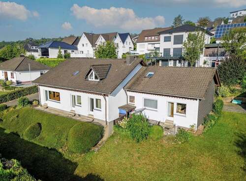 Foto - Haus zum Kaufen in Olpe 449.000,00 € 198 m²