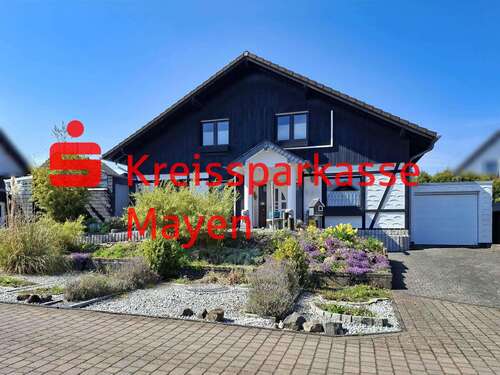 Foto - Haus zum Kaufen in Bell 599.000,00 € 219 m²