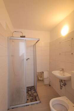 Foto - Wohnung zum Mieten in Halle (Saale) 347,34 € 57.89 m²