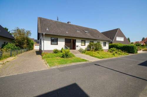 Foto - Haus zum Kaufen in Sankt Augustin Niederpleis 579.000,00 € 252.5 m²