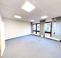 Büro in Hamburg 999,00 € 53 m² - 999,00&nbsp;EUR Kaltmiete, ca.&nbsp; 53,00&nbsp;m&sup2; in Hamburg (PLZ: 22085)