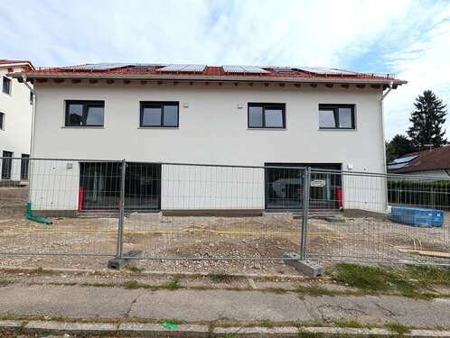 Foto - Haus zum Mieten in Isen 1.990,00 € 141.7 m²