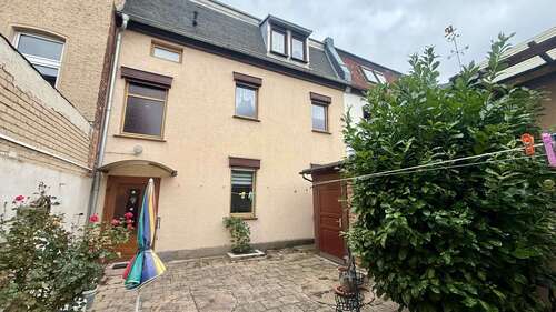 Foto - Haus zum Kaufen in Güsten 120.000,00 € 175 m²