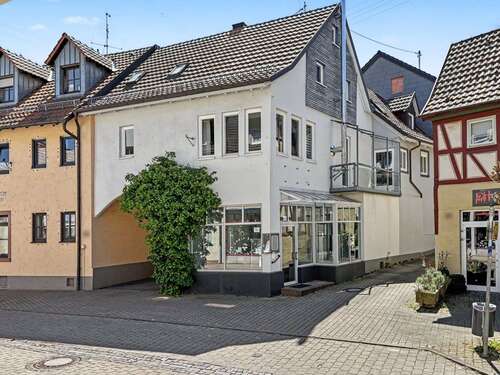 Foto - Haus zum Kaufen in Külsheim 299.000,00 € 245 m²