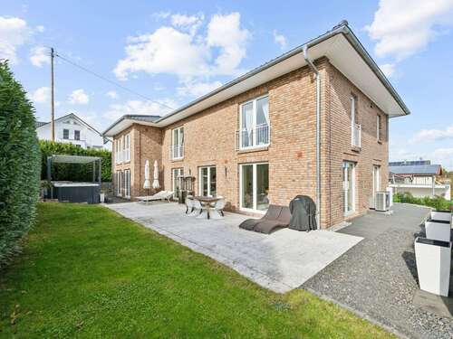 Foto - Haus zum Kaufen in Bad Boll 1.490.000,00 € 286 m²