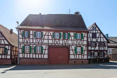 Foto - Haus zum Kaufen in Winden 299.000,00 € 339 m²