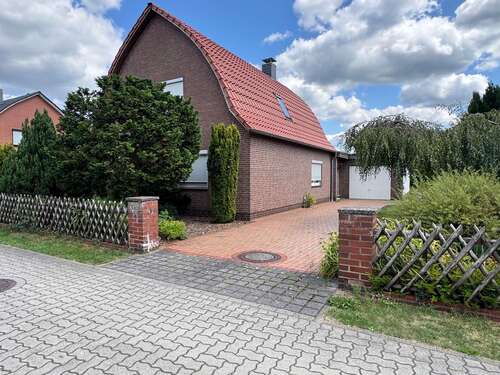 Foto - Haus zum Kaufen in Wietze 195.000,00 € 136 m²