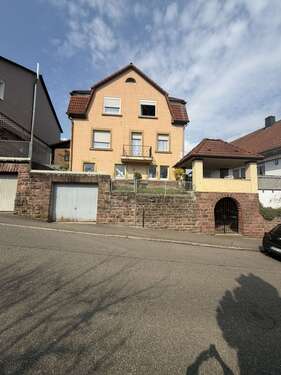 Foto - Haus zum Kaufen in Niefern-Öschelbronn 374.900,00 € 190 m²