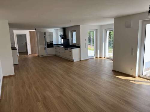 Foto - Wohnung zum Mieten in Adelsdorf 1.600,00 € 123 m²