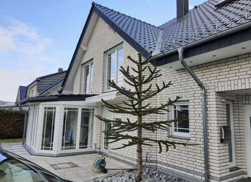 Foto - Haus zum Kaufen in Lage 689.000,00 € 330 m²