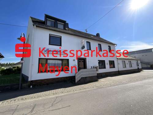 Foto - Haus zum Kaufen in Nachtsheim 259.000,00 € 300 m²