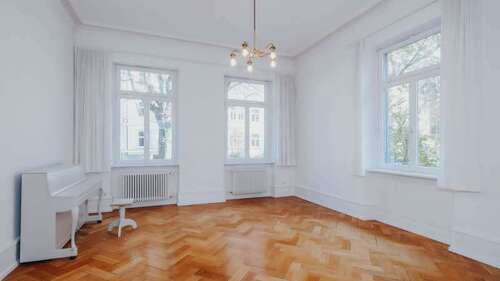 Foto - Haus zum Kaufen in Freiburg 2.495.000,00 € 363.1 m²