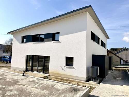 Foto - Haus zum Mieten in Treffelhausen 1.350,00 € 135 m²