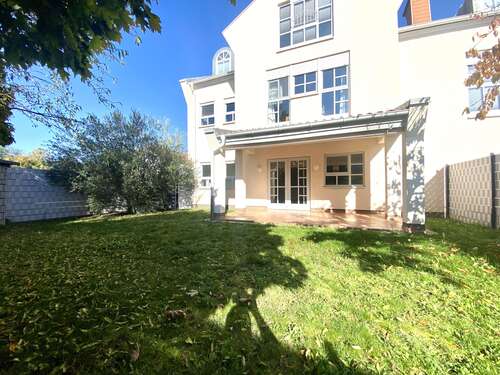 Foto - Wohnung zum Mieten in Neustadt 1.300,00 € 107 m²