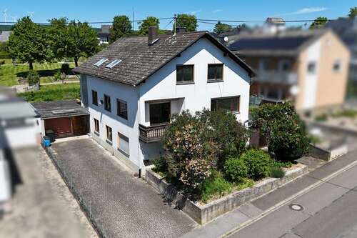 Foto - Haus zum Kaufen in Waldalgesheim 362.000,00 € 240 m²